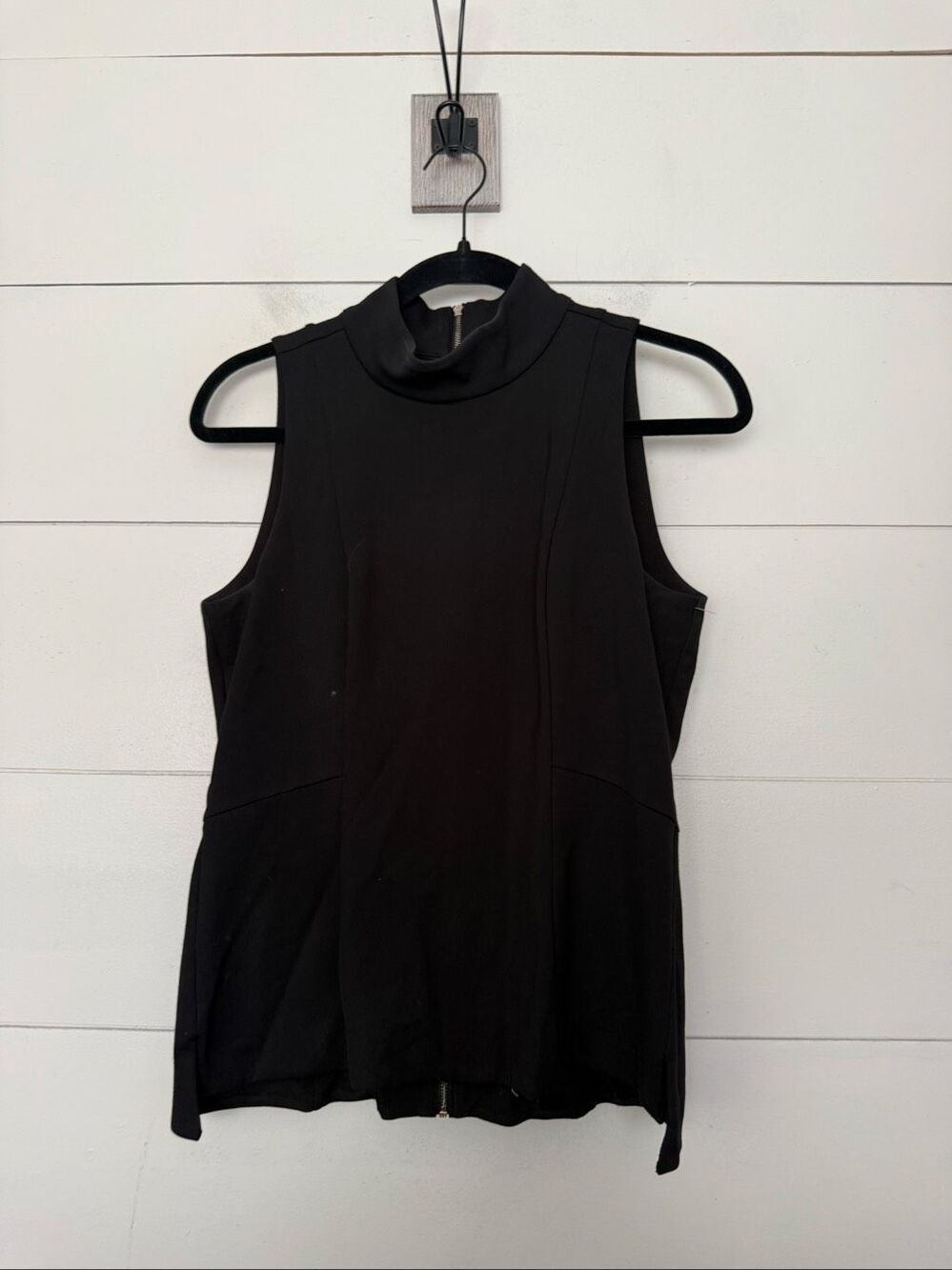 White House Black Market Women’s 6 Black Mockneck Sleeveless Top Blouse
